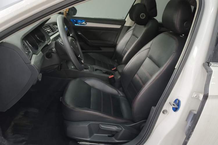 Used Volkswagen Lamando 2018 230TSI DSG Fashion Edition Left Front Seat