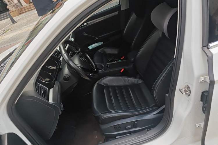 Used Volkswagen Lamando 2018 280TSI DSG Luxury Edition Left Front Seat