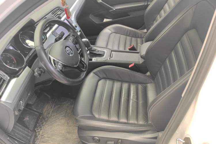 Used Volkswagen Lamando 2018 280TSI DSG Luxury Edition Left Front Seat