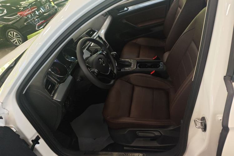 Used Volkswagen Lamando 2018 230TSI DSG Fashion Edition Left Front Seat