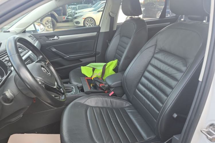 Used Volkswagen Lamando 2018 280TSI DSG Comfort Edition Left Front Seat