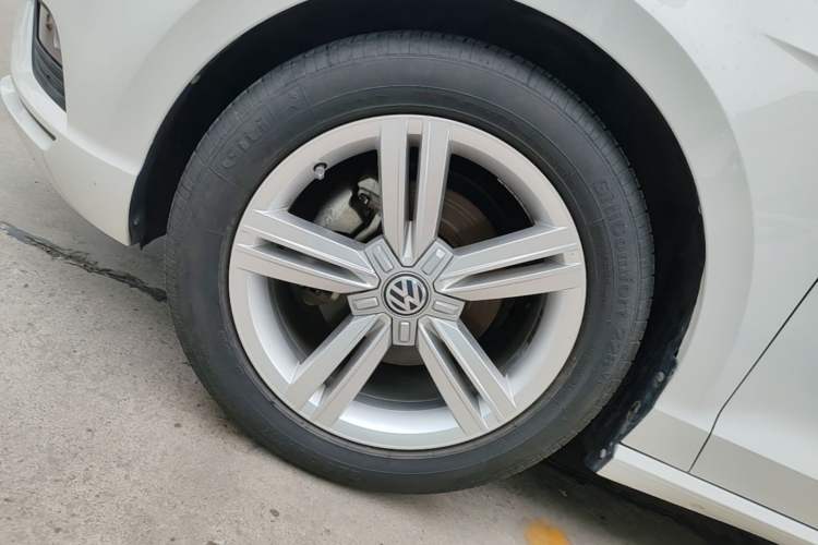 Used Volkswagen Lamando 2018 280TSI DSG Comfort Edition Left Front Wheel Hub