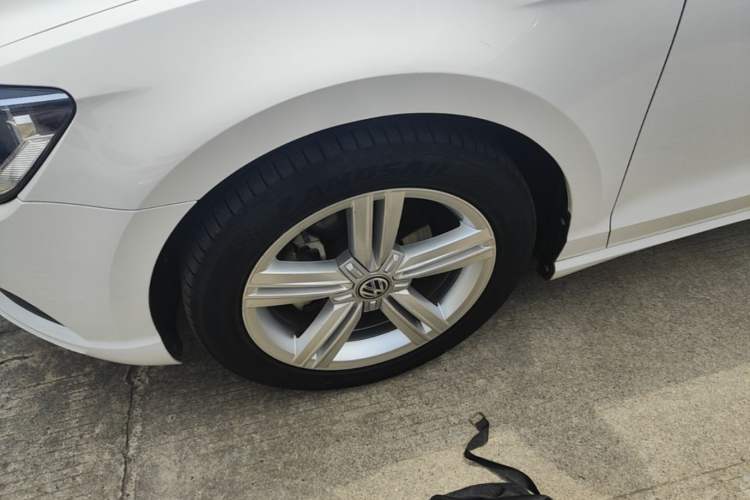 Used Volkswagen Lamando 2018 280TSI DSG Comfort Edition Left Front Wheel Hub