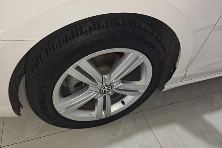 Used Volkswagen Lamando 2018 280TSI DSG Comfort Edition Left Front Wheel Hub