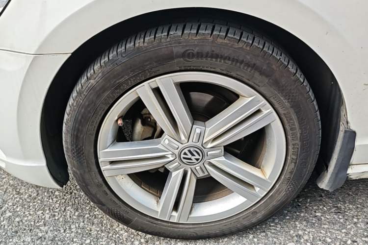 Used Volkswagen Lamando 2018 280TSI DSG Comfort Edition Left Front Wheel Hub
