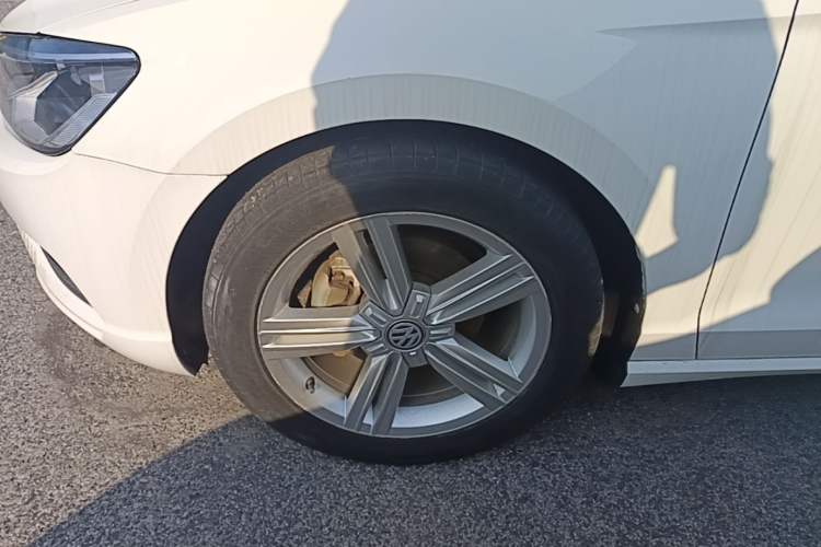 Used Volkswagen Lamando 2018 280TSI DSG Comfort Edition Left Front Wheel Hub