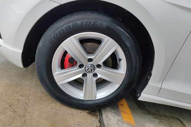 Used Volkswagen Lamando 2018 230TSI DSG Fashion Edition Left Front Wheel Hub