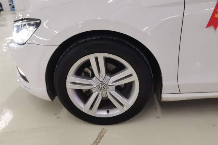 Used Volkswagen Lamando 2018 280TSI DSG Comfort Edition Left Front Wheel Hub