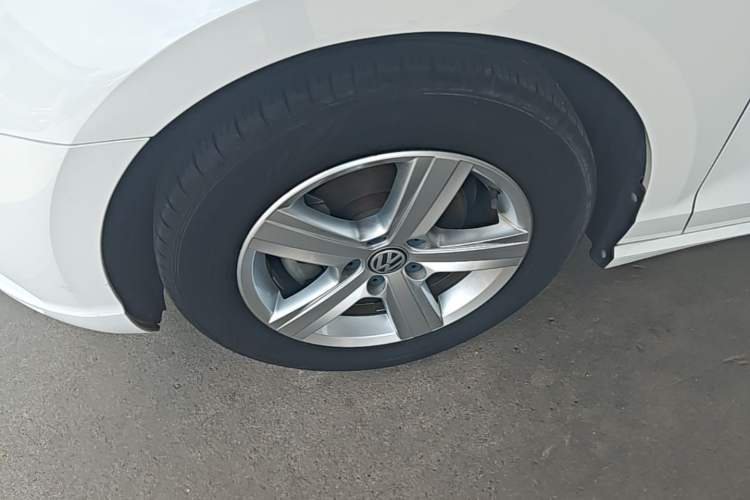 Used Volkswagen Lamando 2018 230TSI DSG Fashion Edition Left Front Wheel Hub
