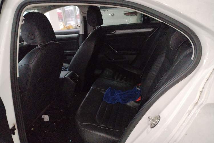 Used Volkswagen Lamando 2018 280TSI DSG Comfort Edition Left Rear Seat