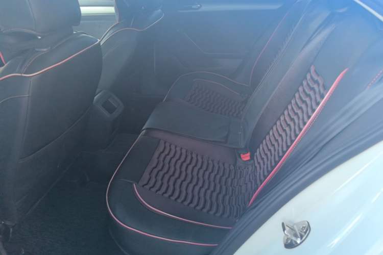 Used Volkswagen Lamando 2018 230TSI DSG Fashion Edition Left Rear Seat