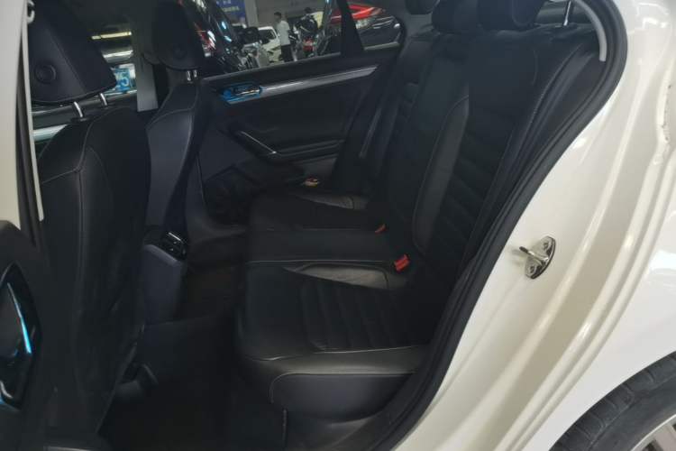 Used Volkswagen Lamando 2018 280TSI DSG Comfort Edition Left Rear Seat