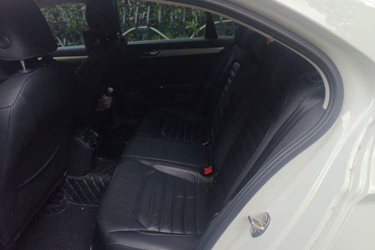 Used Volkswagen Lamando 2018 280TSI DSG Comfort Edition Left Rear Seat