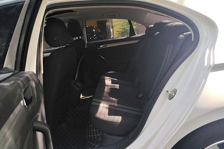 Used Volkswagen Lamando 2018 230TSI DSG Fashion Edition Left Rear Seat