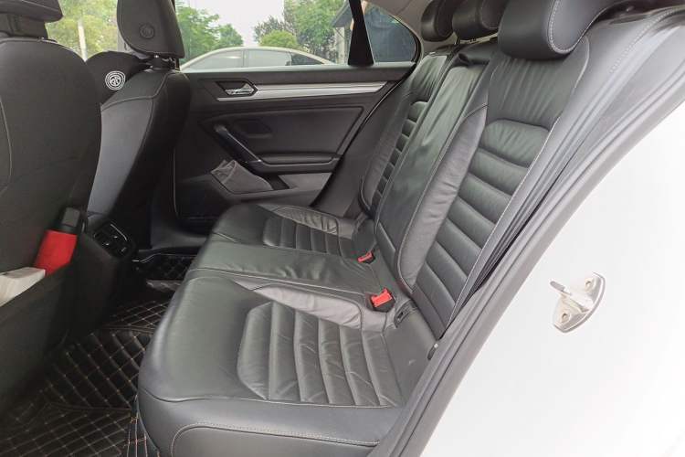 Used Volkswagen Lamando 2018 280TSI DSG Comfort Edition Left Rear Seat