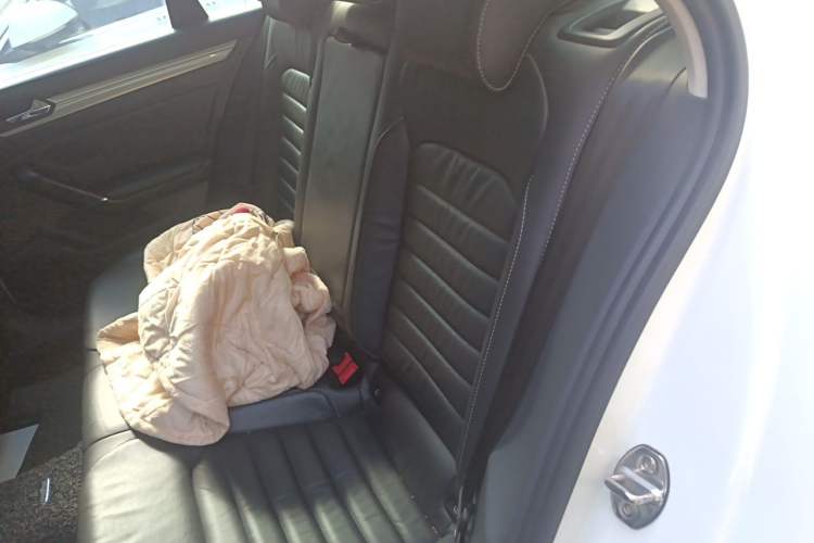 Used Volkswagen Lamando 2018 280TSI DSG Comfort Edition Left Rear Seat