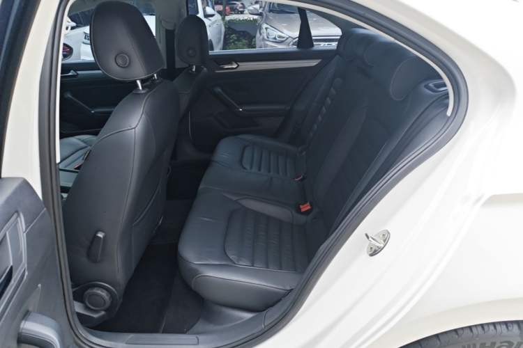 Used Volkswagen Lamando 2018 280TSI DSG Comfort Edition Left Rear Seat