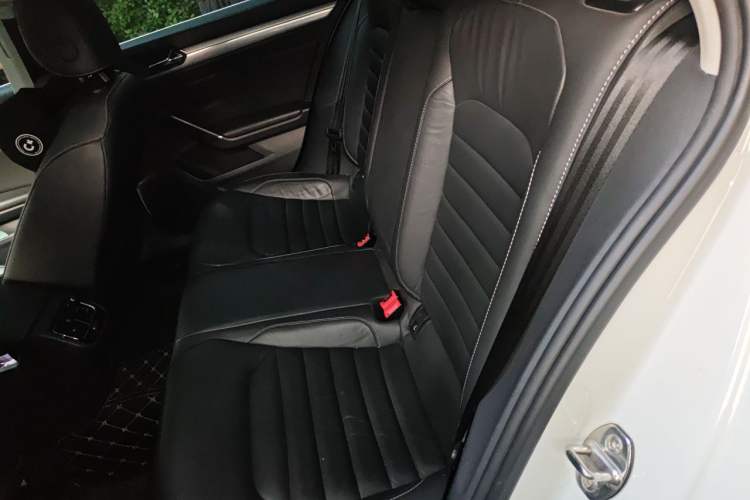 Used Volkswagen Lamando 2018 280TSI DSG Comfort Edition Left Rear Seat