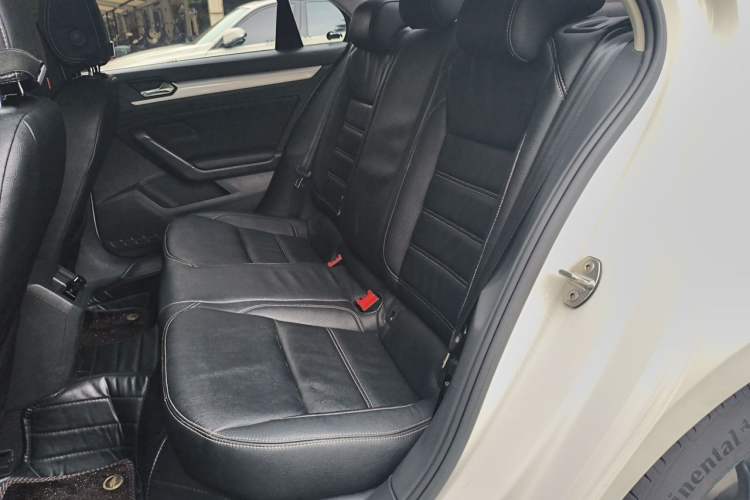 Used Volkswagen Lamando 2018 230TSI DSG Fashion Edition Left Rear Seat