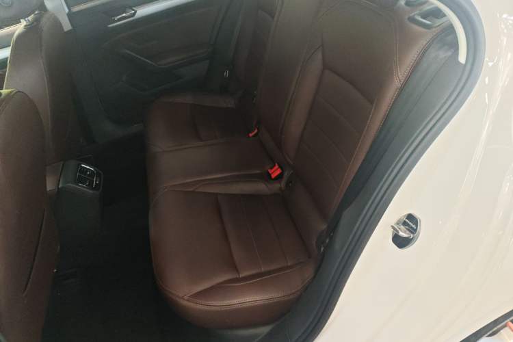 Used Volkswagen Lamando 2018 230TSI DSG Fashion Edition Left Rear Seat