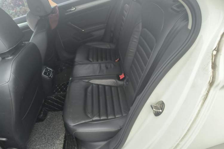 Used Volkswagen Lamando 2018 280TSI DSG Comfort Edition Left Rear Seat