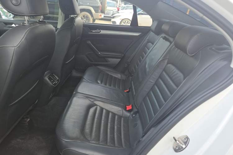 Used Volkswagen Lamando 2018 280TSI DSG Comfort Edition Left Rear Seat