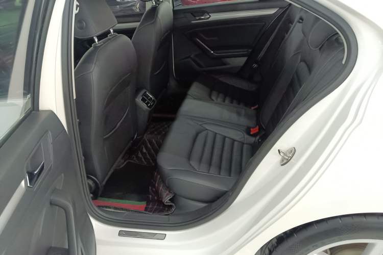 Used Volkswagen Lamando 2018 280TSI DSG Comfort Edition Left Rear Seat