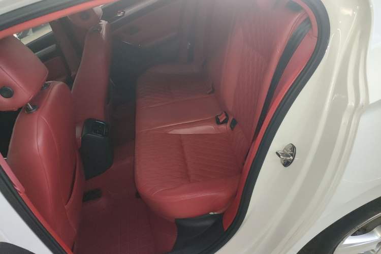 Used Volkswagen Lamando 2018 230TSI DSG Fashion Edition Left Rear Seat