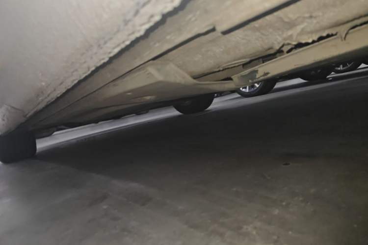 Used Volkswagen Lamando 2018 230TSI DSG Fashion Edition Left Side Sill