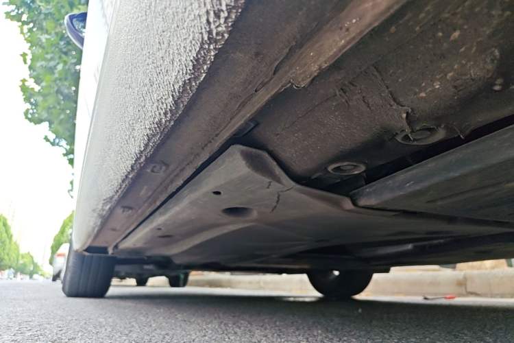 Used Volkswagen Lamando 2018 230TSI DSG Fashion Edition Left Side Sill
