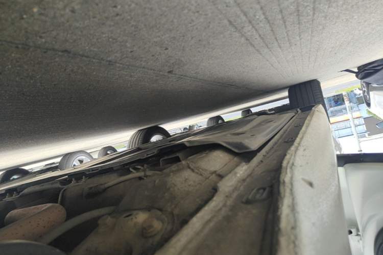 Used Volkswagen Lamando 2018 280TSI DSG Comfort Edition Left Side Sill