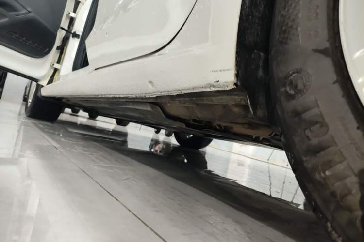 Used Volkswagen Lamando 2018 280TSI DSG Comfort Edition Left Side Sill