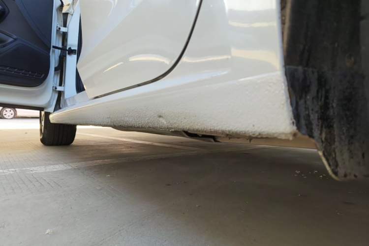 Used Volkswagen Lamando 2018 230TSI DSG Fashion Edition Left Side Sill