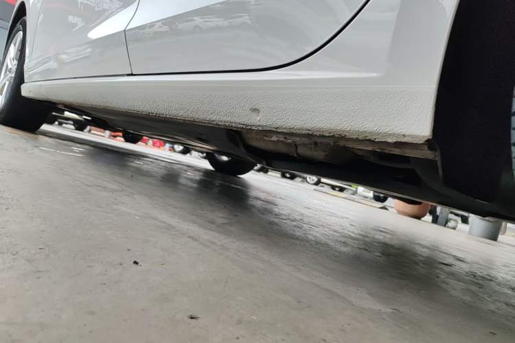 Used Volkswagen Lamando 2018 230TSI DSG Fashion Edition Left Side Sill