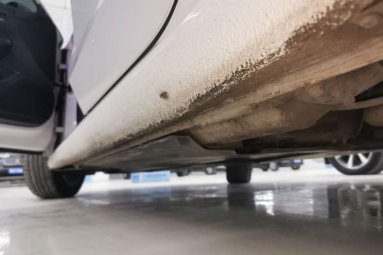 Used Volkswagen Lamando 2018 280TSI DSG Comfort Edition Left Side Sill