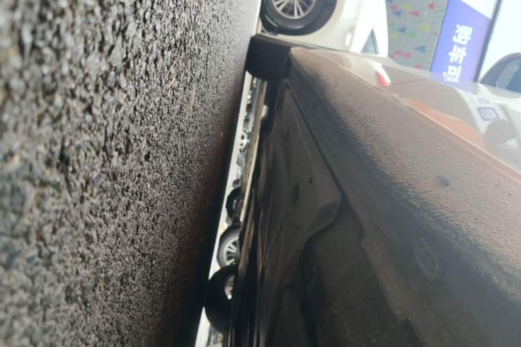 Used Volkswagen Lamando 2018 230TSI DSG Fashion Edition Left Side Sill