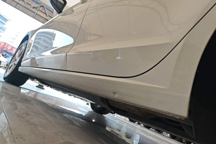 Used Volkswagen Lamando 2018 230TSI DSG Fashion Edition Left Side Sill