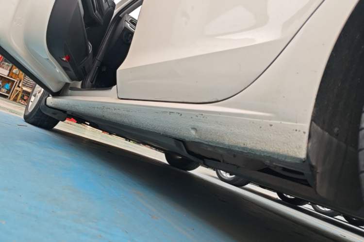 Used Volkswagen Lamando 2018 230TSI DSG Fashion Edition Left Side Sill