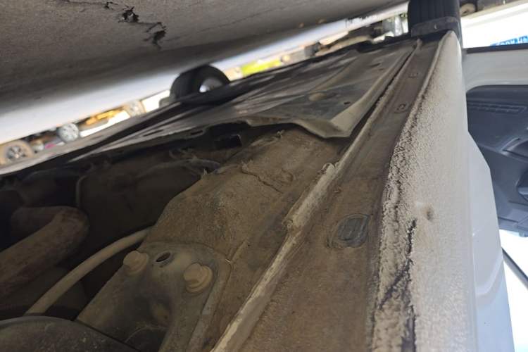 Used Volkswagen Lamando 2018 280TSI DSG Comfort Edition Left Side Sill