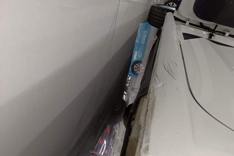 Used Volkswagen Lamando 2018 280TSI DSG Comfort Edition Left Side Sill