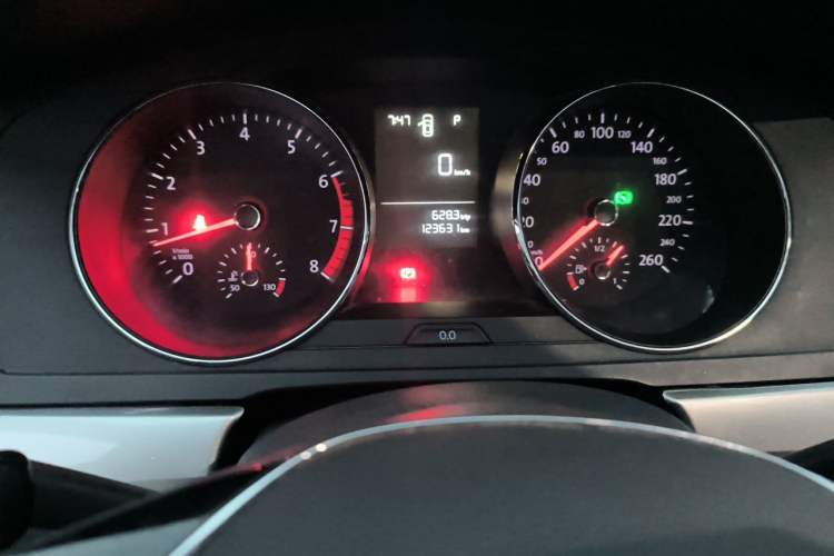 Used Volkswagen Lamando 2018 230TSI DSG Fashion Edition Odometer Close Up