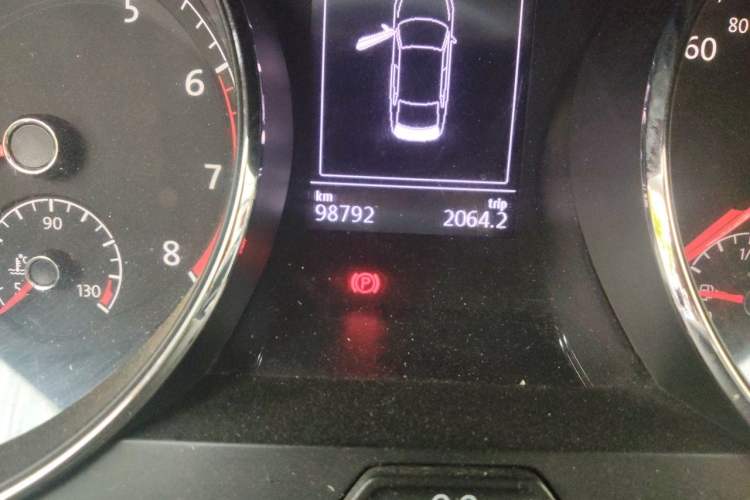 Used Volkswagen Lamando 2018 280TSI DSG Comfort Edition Odometer Close Up