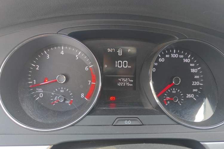 Used Volkswagen Lamando 2018 230TSI DSG Fashion Edition Odometer Close Up