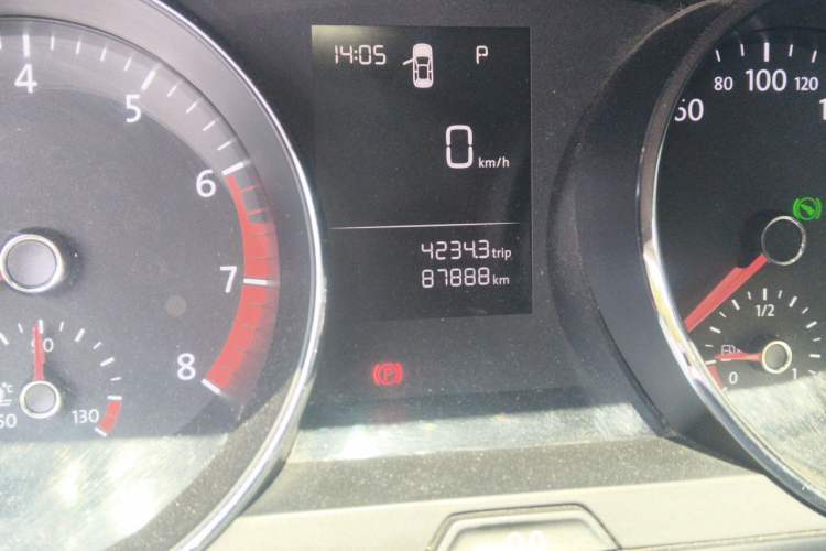Used Volkswagen Lamando 2018 230TSI DSG Fashion Edition Odometer Close Up