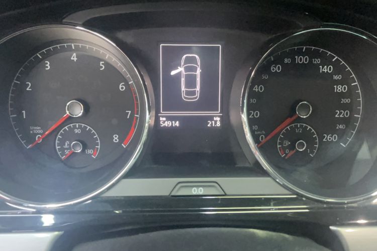 Used Volkswagen Lamando 2018 280TSI DSG Comfort Edition Odometer Close Up