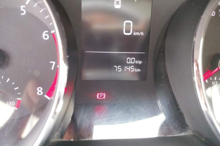 Used Volkswagen Lamando 2018 230TSI DSG Fashion Edition Odometer Close Up