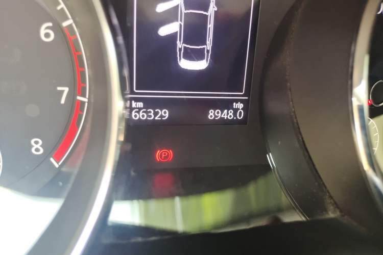Used Volkswagen Lamando 2018 280TSI DSG Comfort Edition Odometer Close Up