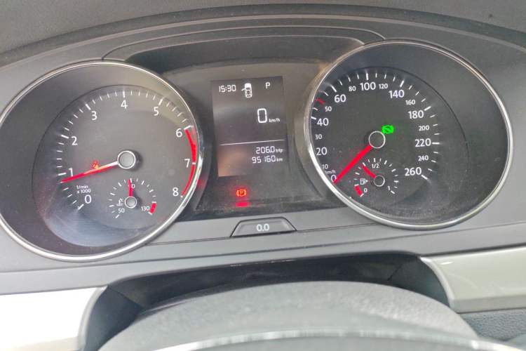 Used Volkswagen Lamando 2018 230TSI DSG Fashion Edition Odometer Close Up