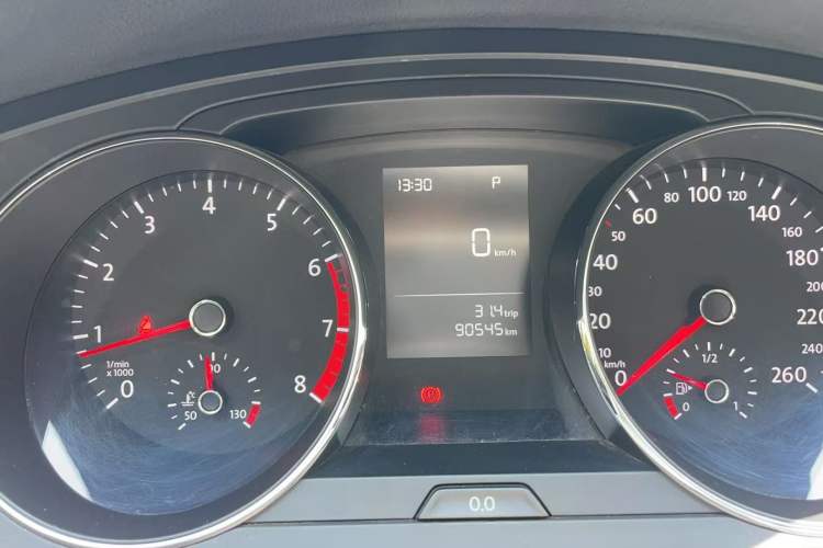 Used Volkswagen Lamando 2018 230TSI DSG Fashion Edition Odometer Close Up