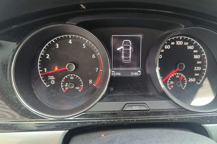 Used Volkswagen Lamando 2018 280TSI DSG Comfort Edition Odometer Close Up